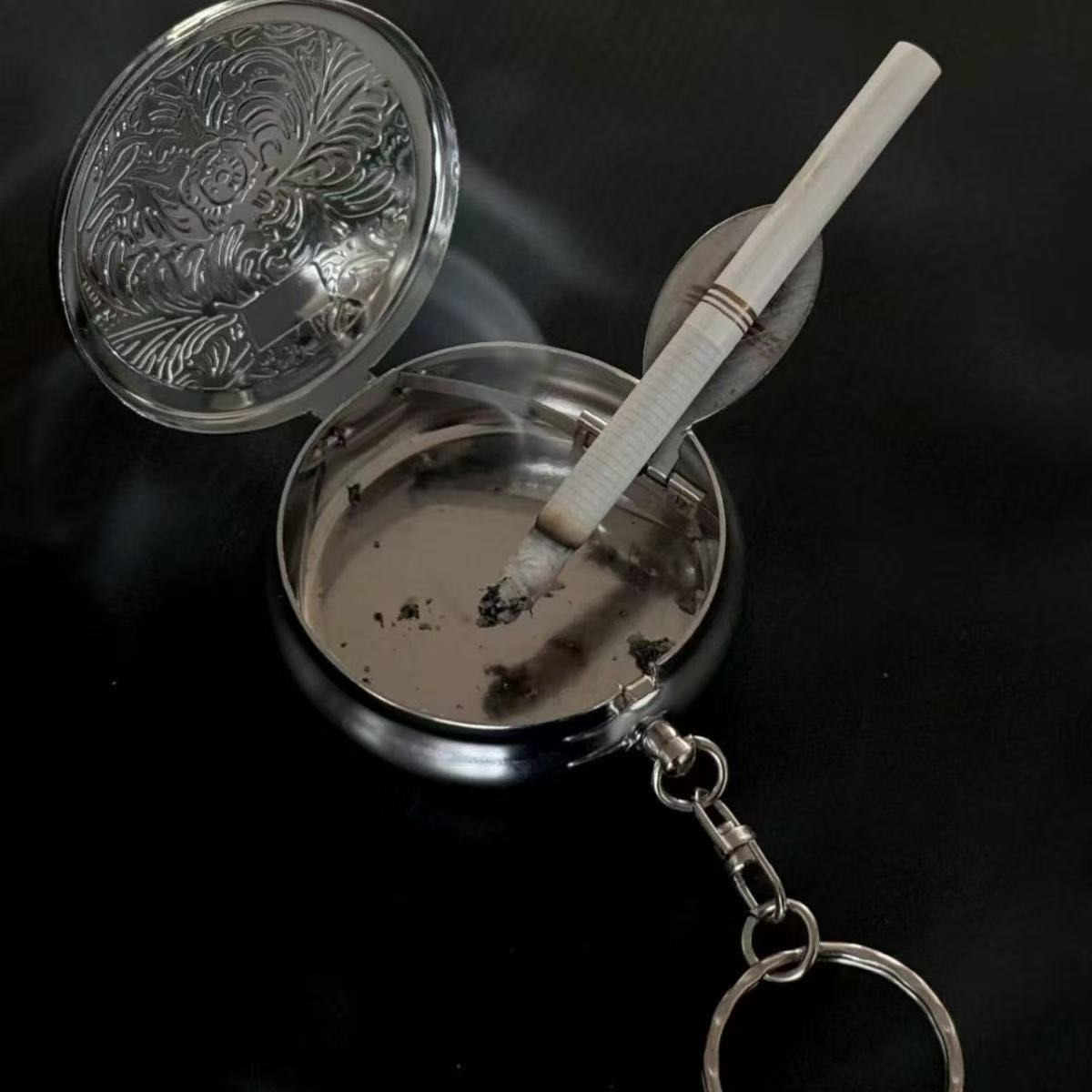 Retro Gothic Silver Alloy Cross Portable Ashtray Pendant Storage Box